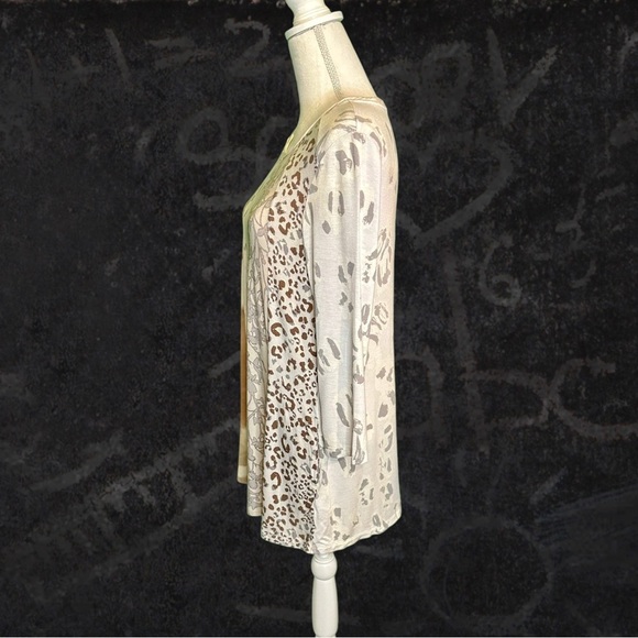 LOGO by Lori Goldstein Neutral Mixed Print Top w/ Twisted Neck Detail Size Small - Picture 15 of 16